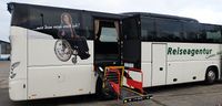 Bus mit Lift f&uuml;r Falt- und E-Rollst&uuml;hle